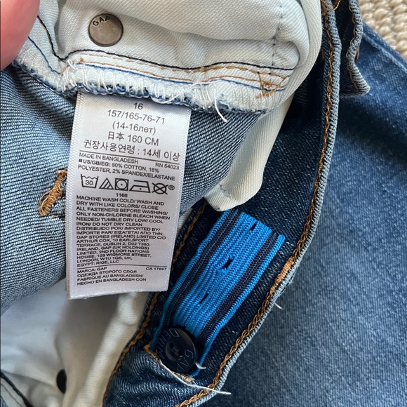 GAP Straight Leg Jeans - Picture 3 of 4